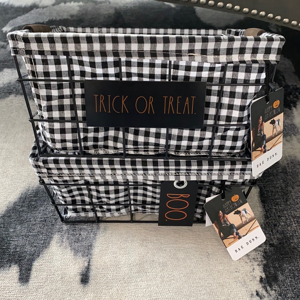 NWT Rae Dunn Halloween wire basket